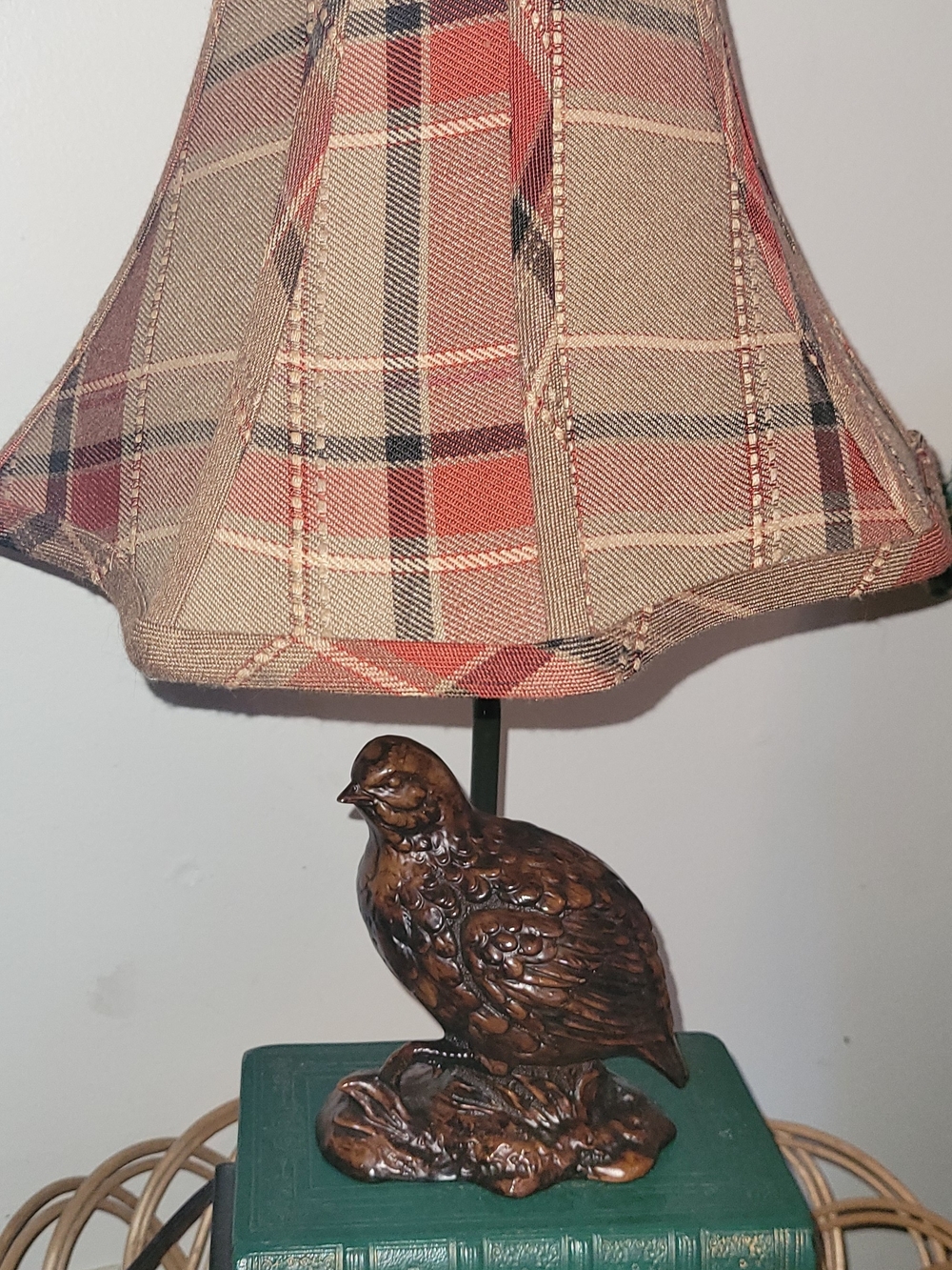 Vintage Ok Castings American Made Resin Quail Lamp With Lamp Shade.
